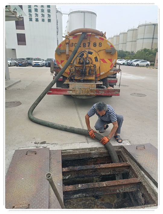 金沙隔油池清掏